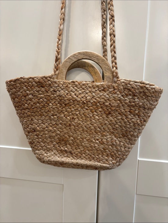 Handbags - Woven Straw Tote Bag with Wooden Handle - Natural